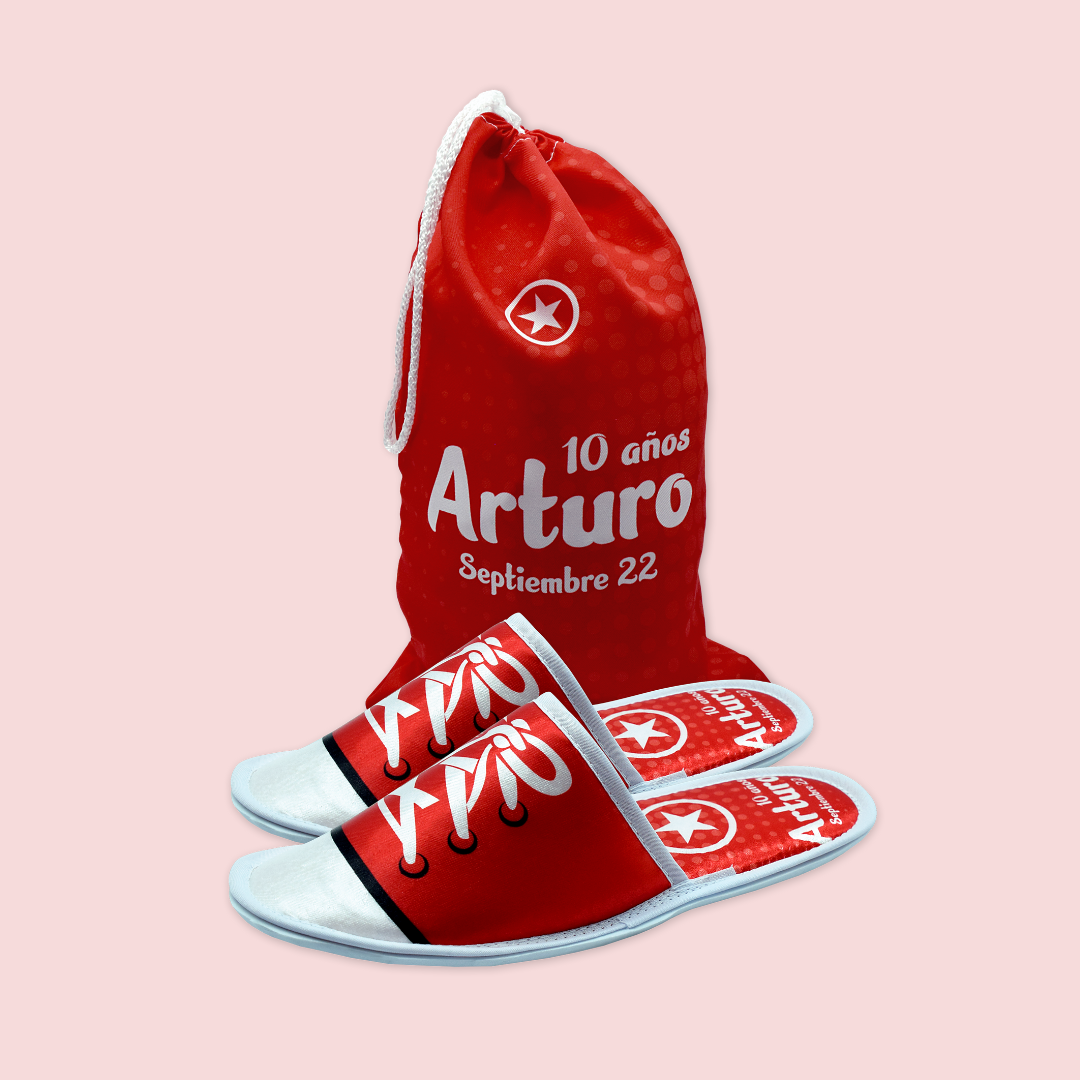 Pantuflas con morral tenis rojos